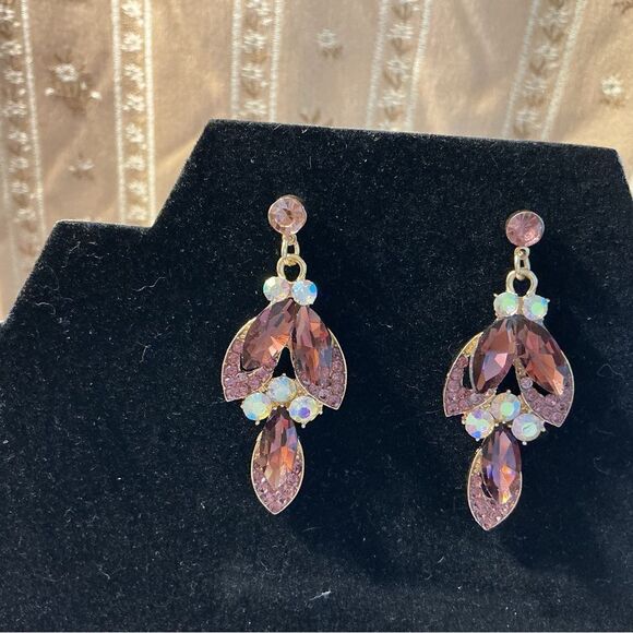 Jewelry - Elegant Gold and Pink Crystal Drop Earrings in Goldtone